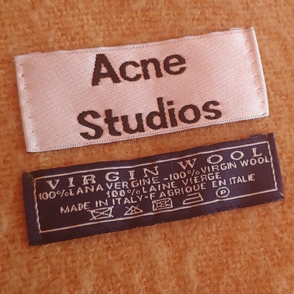 Acne Studios. 100% Wool tan color winter scarf. - Picture 3 of 4